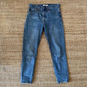Levis’s Wedgie Fit Straight Jeans size 27
